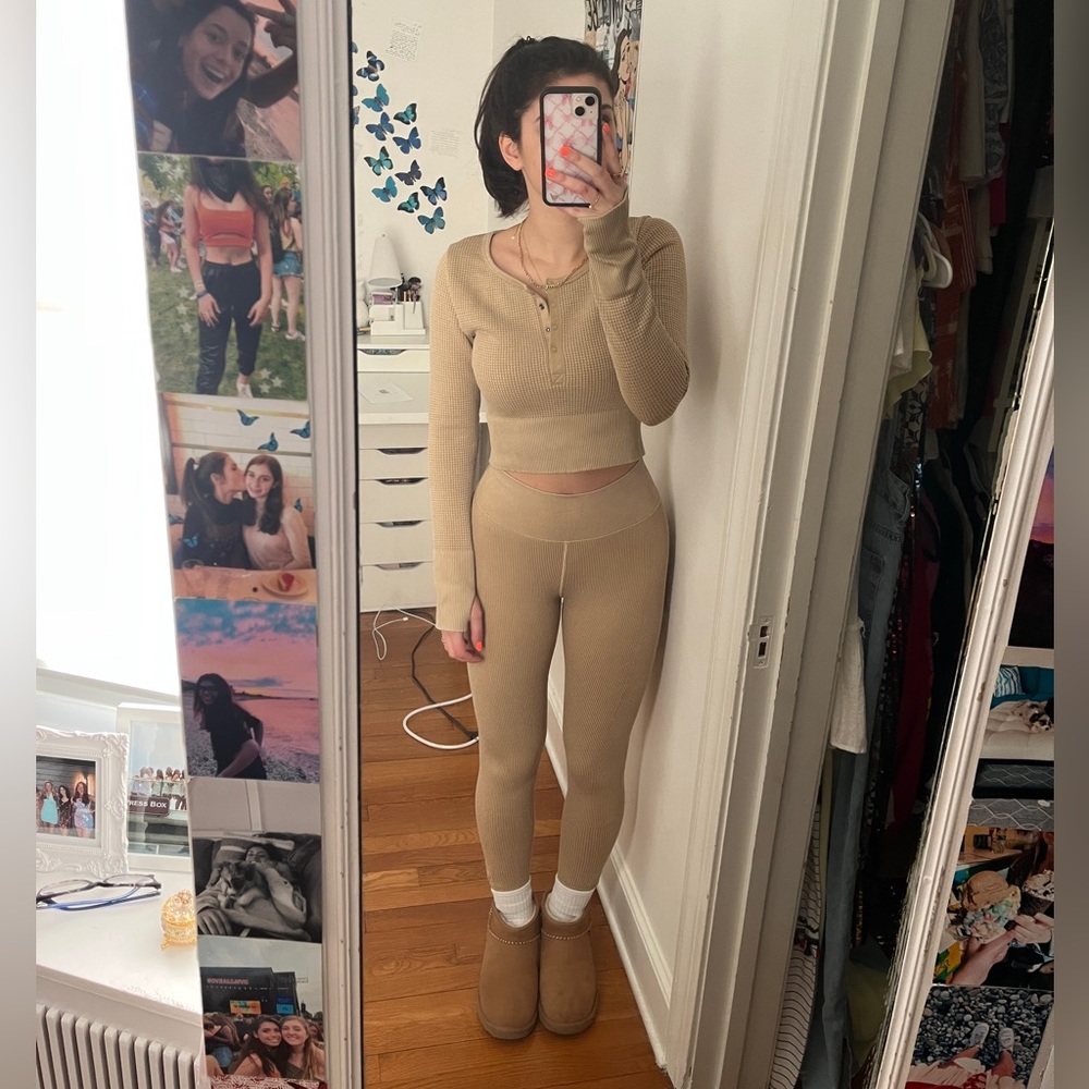 aerie waffle crop thermal long sleeve + matching leggings🧇🧸🤍